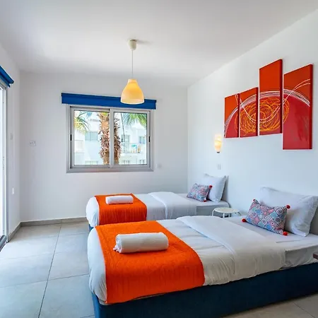 Tangerine With Pool In Apartman Ajía Nápa